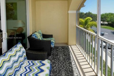 Condo in Fort Myers, Florida, 2 bedrooms  № 2014433 - photo 10
