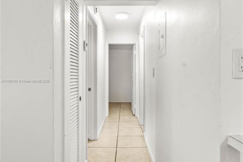 Condo in Palmetto Bay, Florida, 2 bedrooms  № 1738357 - photo 12