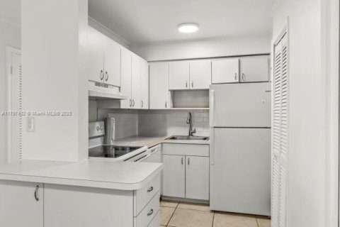 Condo in Palmetto Bay, Florida, 2 bedrooms  № 1738357 - photo 11