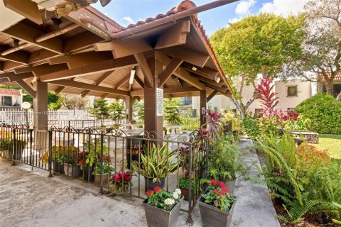 Condo in Palmetto Bay, Florida, 2 bedrooms  № 1738357 - photo 25