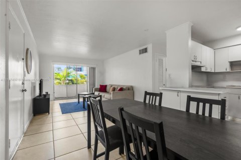 Condo in Palmetto Bay, Florida, 2 bedrooms  № 1738357 - photo 9