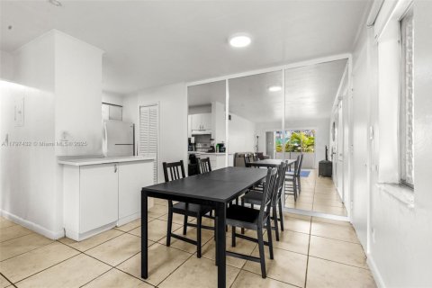 Condo in Palmetto Bay, Florida, 2 bedrooms  № 1738357 - photo 10