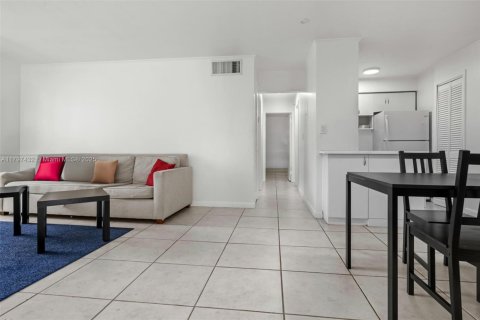 Condo in Palmetto Bay, Florida, 2 bedrooms  № 1738357 - photo 7
