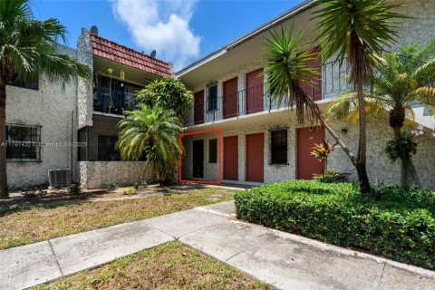 Condo in Palmetto Bay, Florida, 2 bedrooms  № 1738357 - photo 4