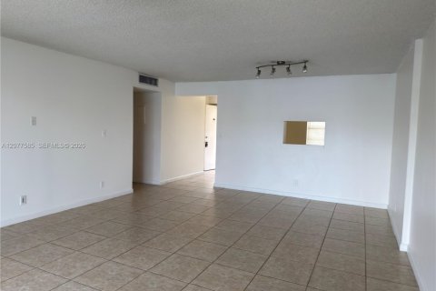 Condominio en alquiler en Dania Beach, Florida, 2 dormitorios, 110.55 m2 № 2339955 - foto 15