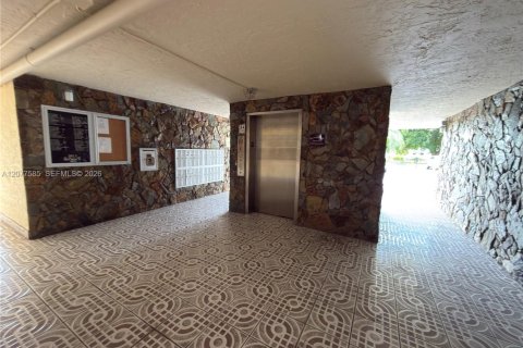 Condominio en alquiler en Dania Beach, Florida, 2 dormitorios, 110.55 m2 № 2339955 - foto 9