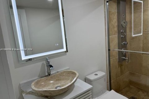 Condo in Aventura, Florida, 3 bedrooms  № 1936986 - photo 23