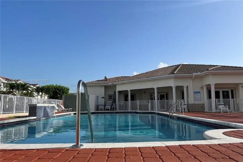 Townhouse in Homestead, Florida 4 bedrooms, 172.89 sq.m. № 1804378 - photo 2