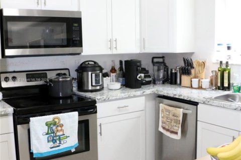 Townhouse in Homestead, Florida 4 bedrooms, 172.89 sq.m. № 1804378 - photo 15