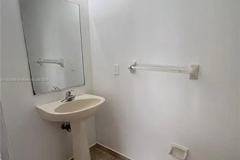 Townhouse in Homestead, Florida 4 bedrooms, 172.89 sq.m. № 1804378 - photo 26