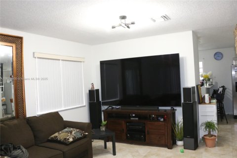 Townhouse in Homestead, Florida 4 bedrooms, 172.89 sq.m. № 1804378 - photo 20