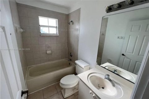 Townhouse in Homestead, Florida 4 bedrooms, 172.89 sq.m. № 1804378 - photo 30