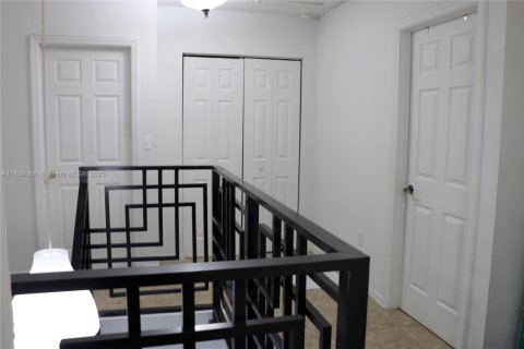 Townhouse in Homestead, Florida 4 bedrooms, 172.89 sq.m. № 1804378 - photo 24
