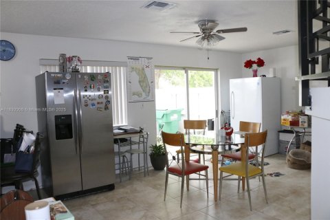 Townhouse in Homestead, Florida 4 bedrooms, 172.89 sq.m. № 1804378 - photo 21