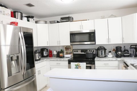 Townhouse in Homestead, Florida 4 bedrooms, 172.89 sq.m. № 1804378 - photo 16