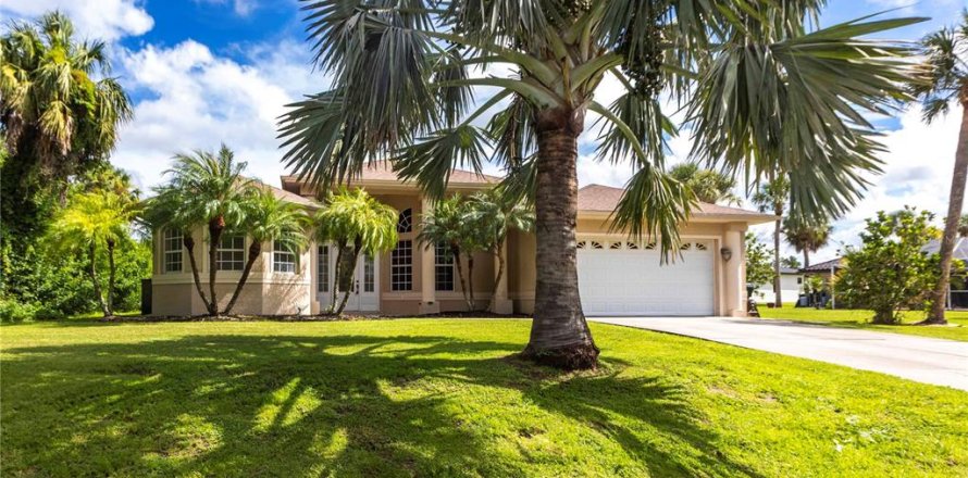 Casa en North Port, Florida 3 dormitorios, 198.53 m2 № 1879852