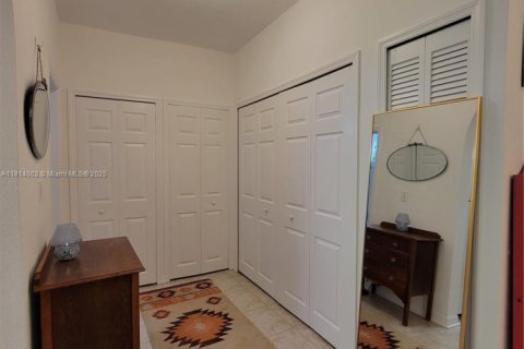 Condo in Miami Beach, Florida  № 1874426 - photo 15