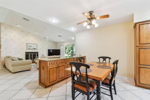 House in Tarpon Springs, Florida 3 bedrooms, 167.22 sq.m. № 1840247 - photo 15