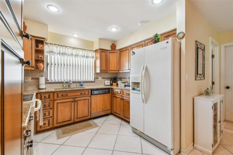 House in Tarpon Springs, Florida 3 bedrooms, 167.22 sq.m. № 1840247 - photo 13