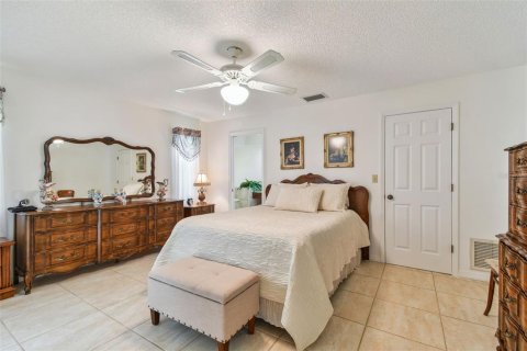 House in Tarpon Springs, Florida 3 bedrooms, 167.22 sq.m. № 1840247 - photo 22