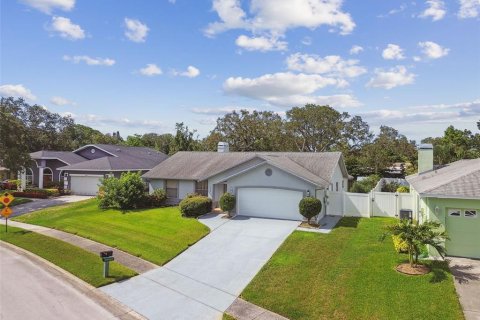 House in Tarpon Springs, Florida 3 bedrooms, 167.22 sq.m. № 1840247 - photo 4
