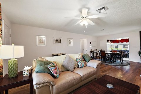 House in The Villages, Florida 2 bedrooms, 128.48 sq.m. № 1653861 - photo 12