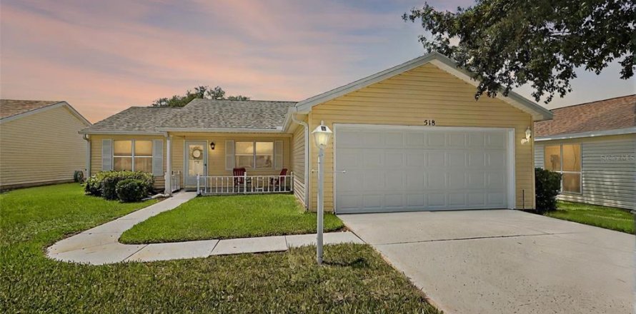 House in The Villages, Florida 2 bedrooms, 128.48 sq.m. № 1653861