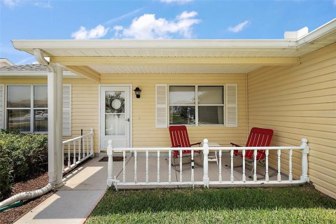 House in The Villages, Florida 2 bedrooms, 128.48 sq.m. № 1653861 - photo 2
