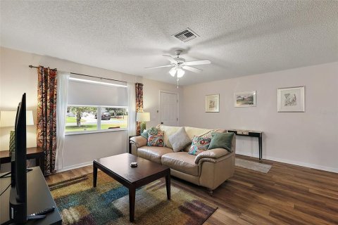 House in The Villages, Florida 2 bedrooms, 128.48 sq.m. № 1653861 - photo 11