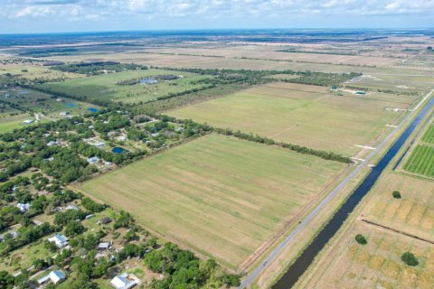Terreno en venta en Fort Pierce, Florida № 1073716 - foto 1