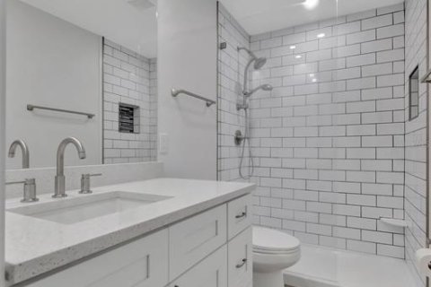 Condo in Saint Petersburg, Florida, 2 bedrooms  № 2211809 - photo 21