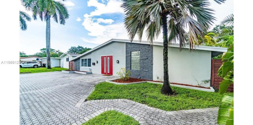 Дом в Форт-Лодердейл, Флорида 5 спален, 196.77м2 № 2051971