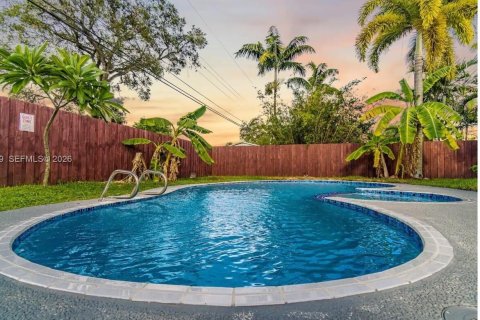 Купить виллу или дом в Форт-Лодердейл, Флорида 5 спален, 196.77м2, № 2051971 - фото 3