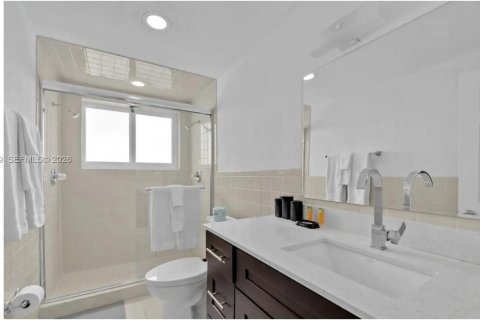 Купить виллу или дом в Форт-Лодердейл, Флорида 5 спален, 196.77м2, № 2051971 - фото 15