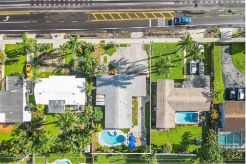Купить виллу или дом в Форт-Лодердейл, Флорида 5 спален, 196.77м2, № 2051971 - фото 6