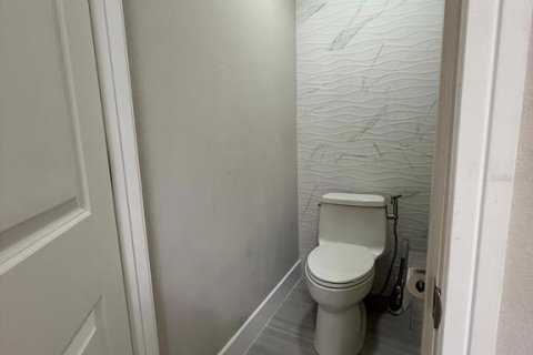 Touwnhouse à vendre à Orlando, Floride: 3 chambres, 150.5 m2 № 2436724 - photo 14