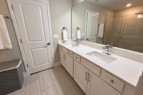 Touwnhouse à vendre à Orlando, Floride: 3 chambres, 150.5 m2 № 2436724 - photo 12