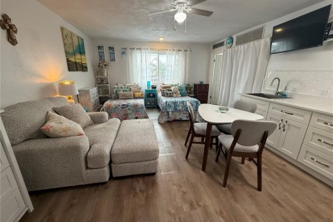Condominio en venta en Daytona Beach, Florida, 2 habitaciones, 38.55 m2 № 1827640 - foto 6