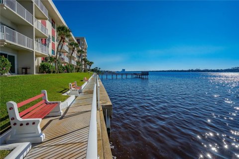 Condominio en venta en Daytona Beach, Florida, 2 habitaciones, 38.55 m2 № 1827640 - foto 4