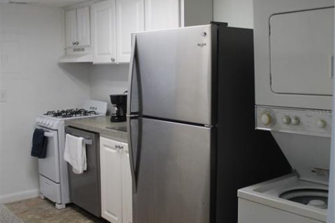 Condo in Altamonte Springs, Florida, 2 bedrooms  № 2148297 - photo 7