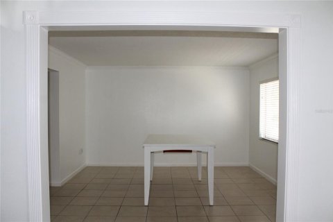 Condo in Altamonte Springs, Florida, 2 bedrooms  № 2148297 - photo 4