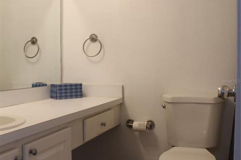 Condo in Altamonte Springs, Florida, 2 bedrooms  № 2148297 - photo 14
