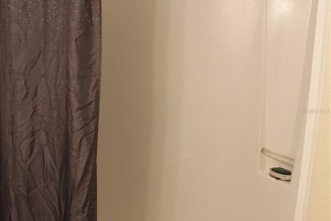 Condo in Altamonte Springs, Florida, 2 bedrooms  № 2148297 - photo 13