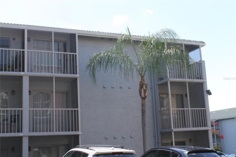 Condo in Altamonte Springs, Florida, 2 bedrooms  № 2148297 - photo 26
