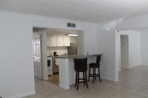 Condo in Altamonte Springs, Florida, 2 bedrooms  № 2148297 - photo 10