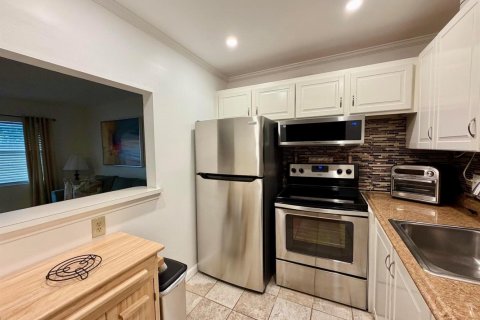 Condo in Deerfield Beach, Florida, 1 bedroom  № 2077516 - photo 4