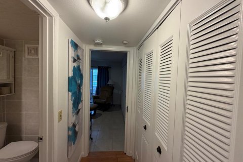 Condo in Deerfield Beach, Florida, 1 bedroom  № 2077516 - photo 9