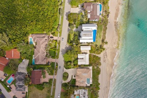 Снять в аренду виллу или дом в Хайленд-Бич, Флорида 4 спальни, 427.72м2, № 1061115 - фото 1
