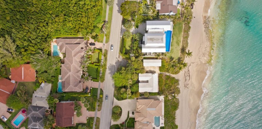Villa ou maison à Highland Beach, Floride 4 chambres, 427.72 m2 № 1061115