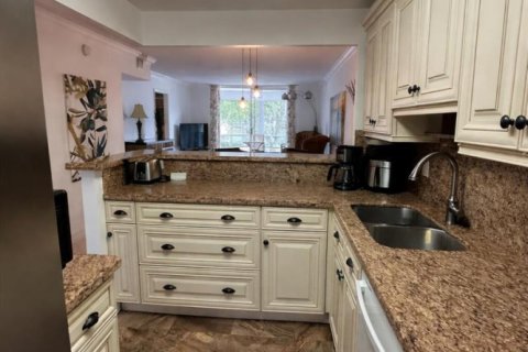 Купить кондоминиум в Дирфилд-Бич, Флорида 3 комнаты, 90.12м2, № 2190867 - фото 2